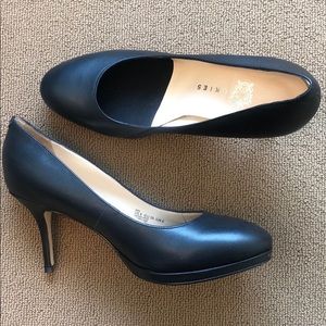 UKIES Paris pumps (Black) size 8